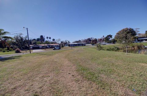 A home in Okeechobee