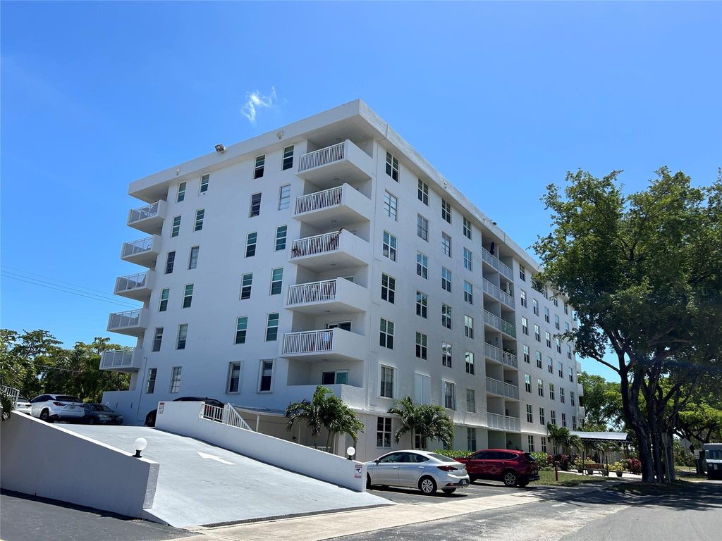 Photo of 6000 NE 22nd Way #3F, Fort Lauderdale, FL 33308 (MLS # F10430234)