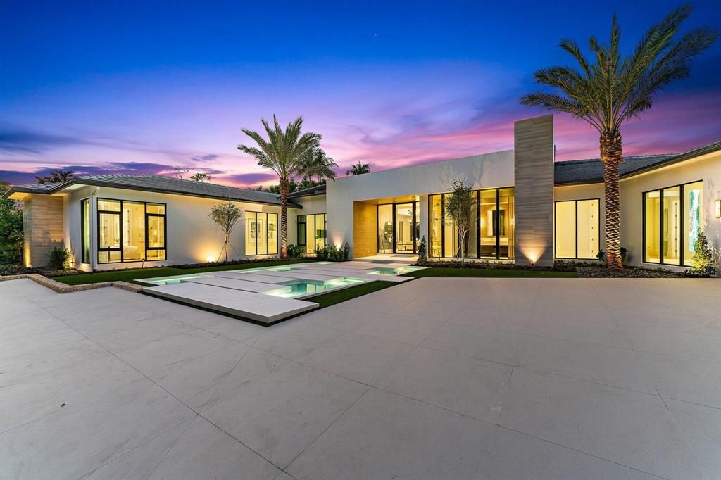 Photo of 3161 Monet Drive W, Palm Beach Gardens, FL 33410 (MLS # R10852297)