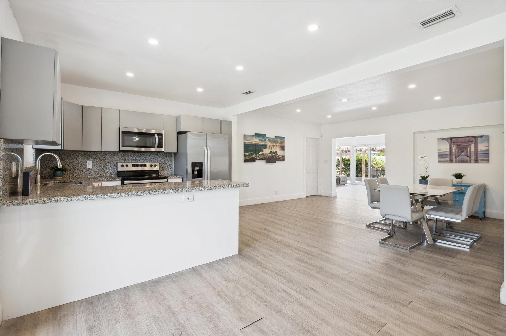 FLAMINGO PARK SEC - Residential Lease