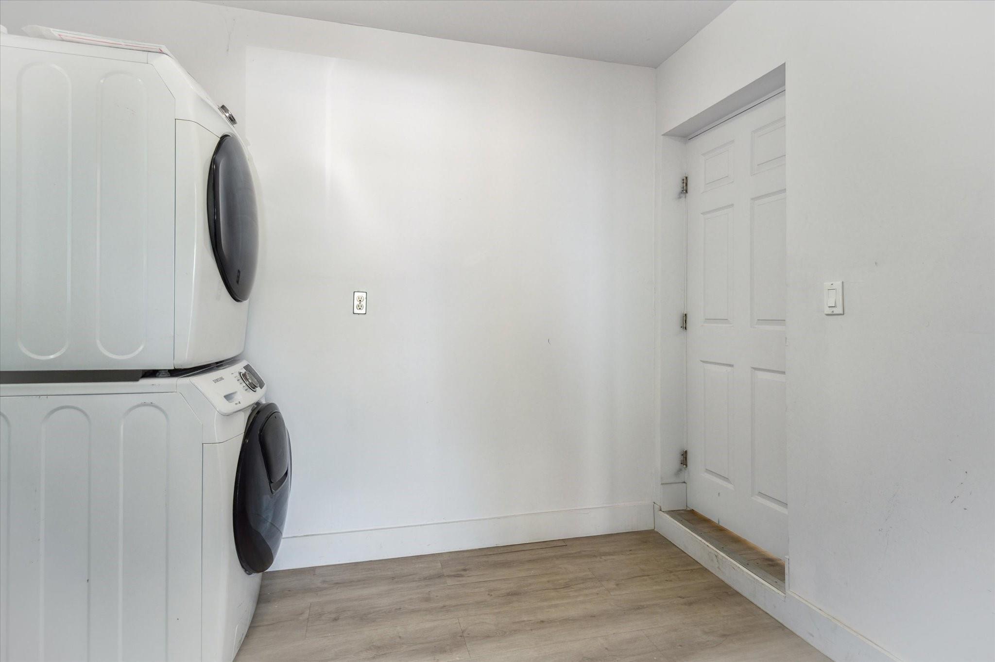 FLAMINGO PARK SEC - Residential Lease