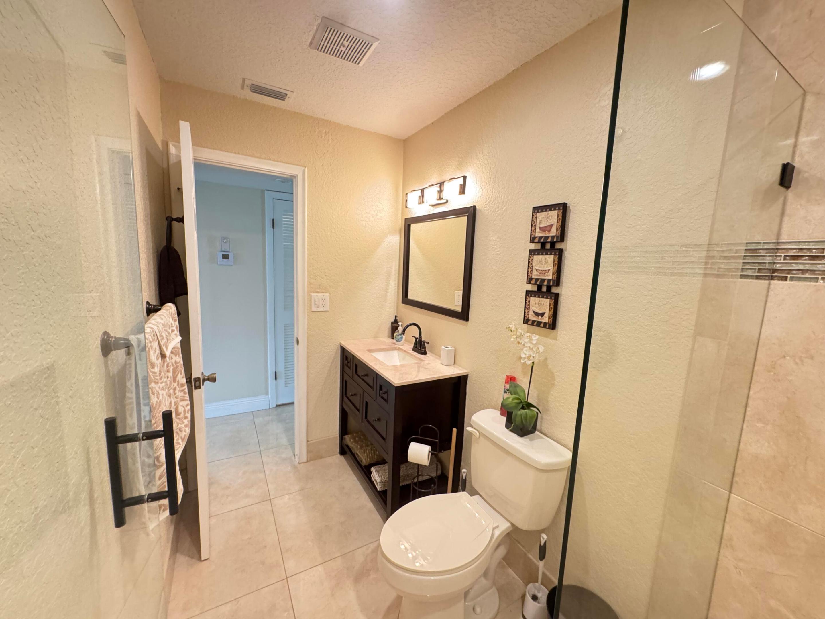 HIGH POINT OF DELRAY BEACH CONDO SEC II - Residential Lease
