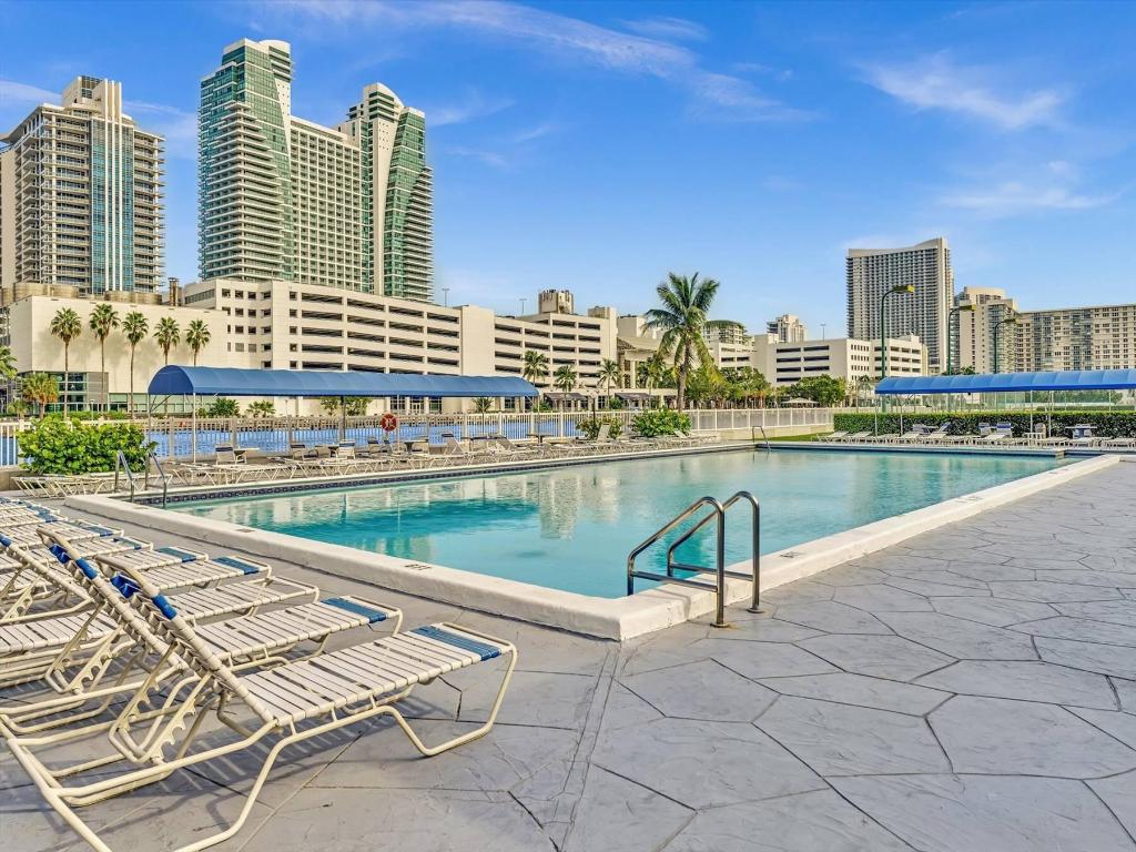 TOWERS OF OCEANVIEW SOUTH - Residential