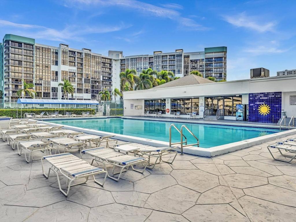 TOWERS OF OCEANVIEW SOUTH - Residential