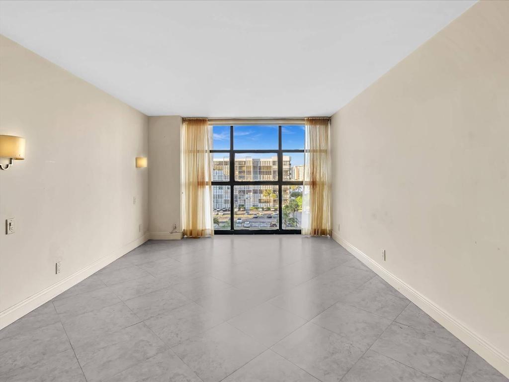 TOWERS OF OCEANVIEW SOUTH - Residential