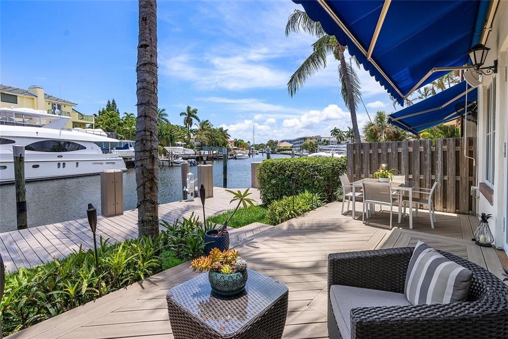 SEMINOLE LAKE TOWNHOMES - Residential