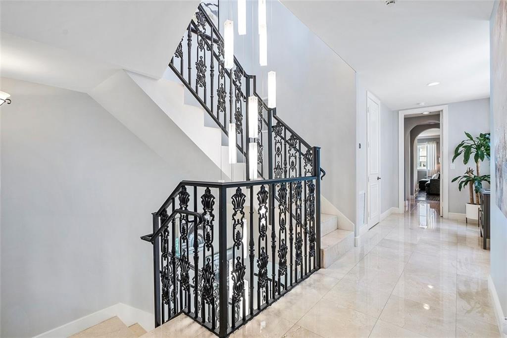 SEMINOLE LAKE TOWNHOMES - Residential