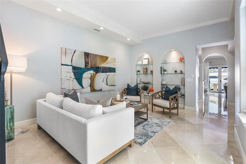 SEMINOLE LAKE TOWNHOMES - Residential