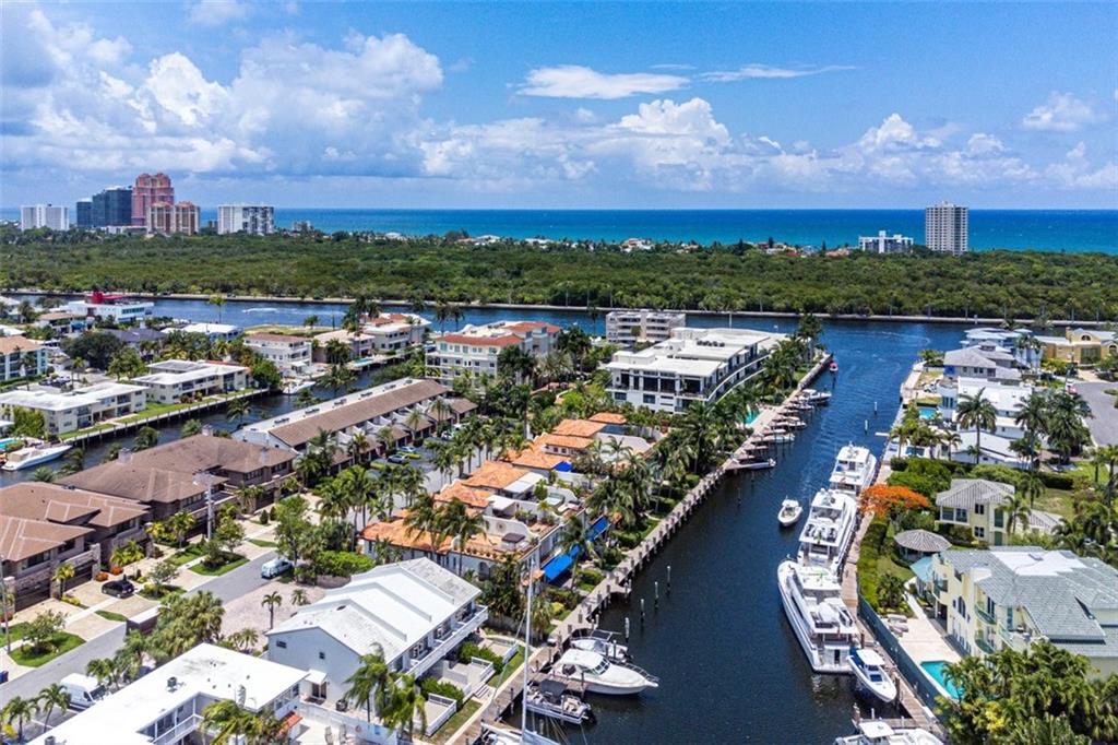 SEMINOLE LAKE TOWNHOMES - Residential