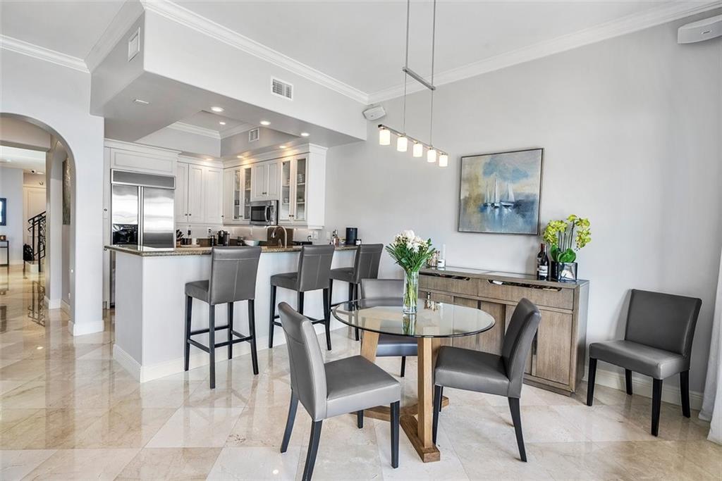 SEMINOLE LAKE TOWNHOMES - Residential