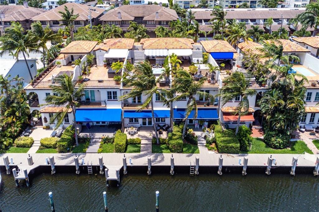 SEMINOLE LAKE TOWNHOMES - Residential