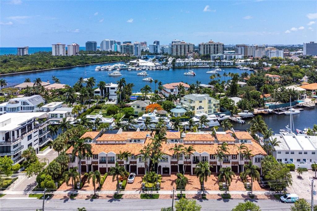 SEMINOLE LAKE TOWNHOMES - Residential