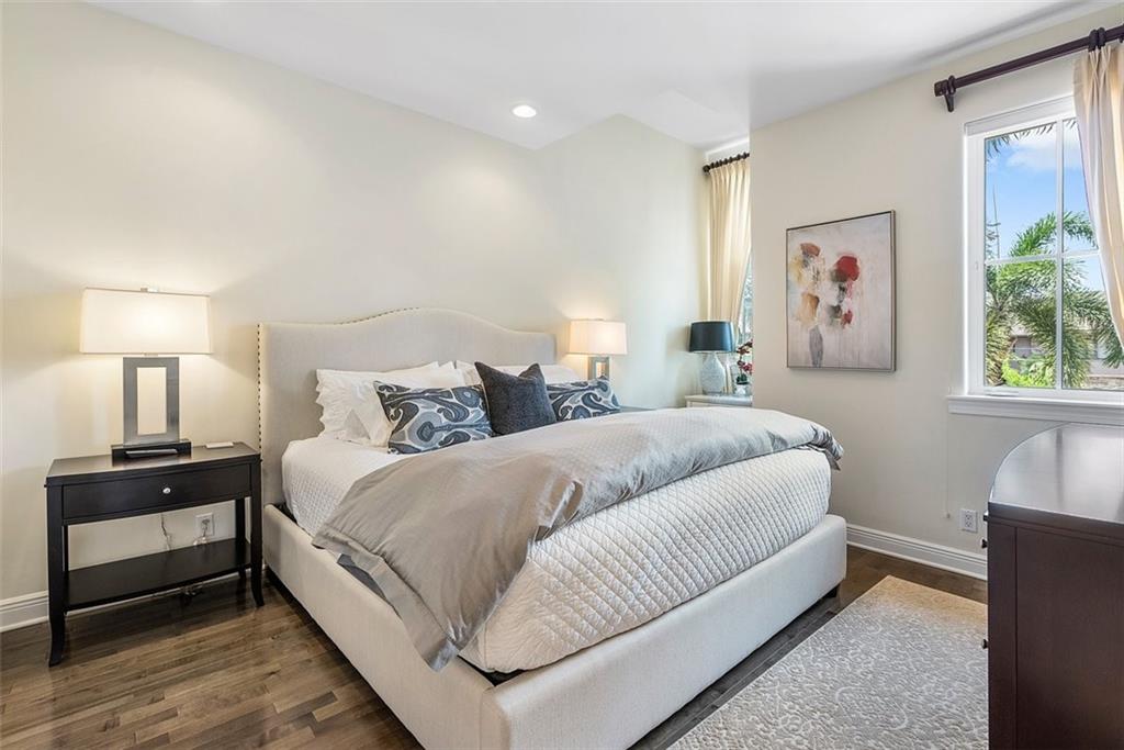 SEMINOLE LAKE TOWNHOMES - Residential