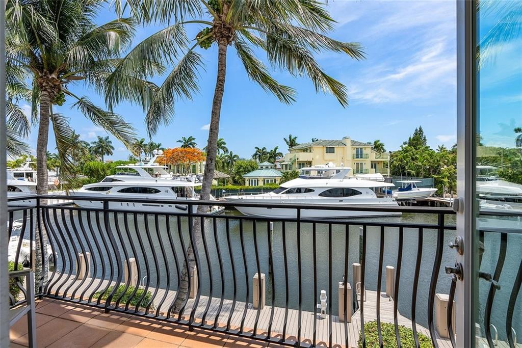 SEMINOLE LAKE TOWNHOMES - Residential