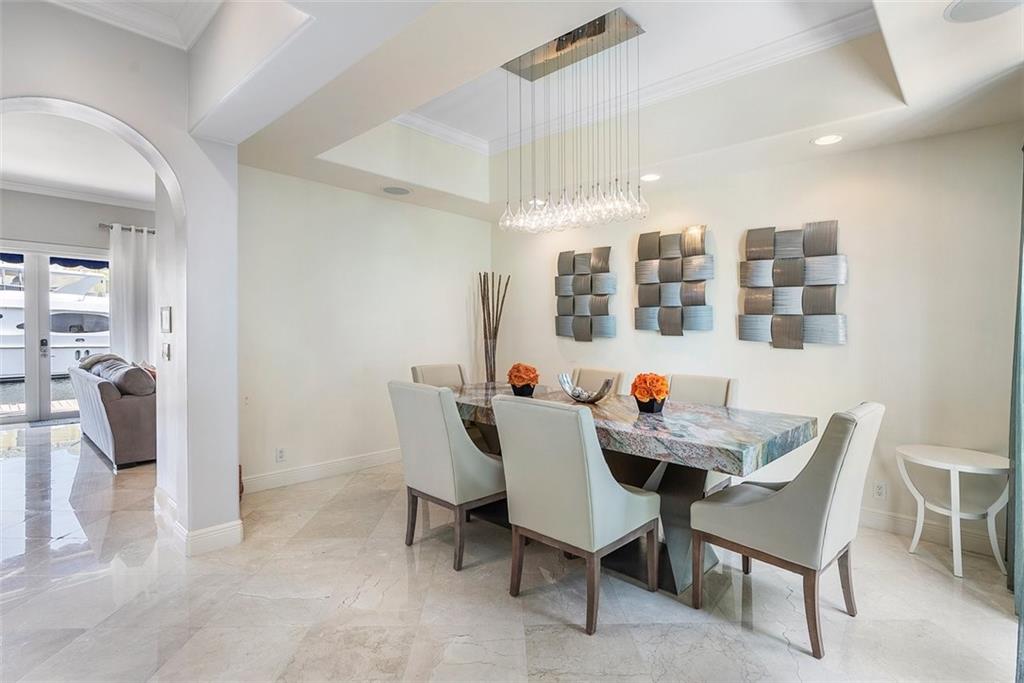 SEMINOLE LAKE TOWNHOMES - Residential