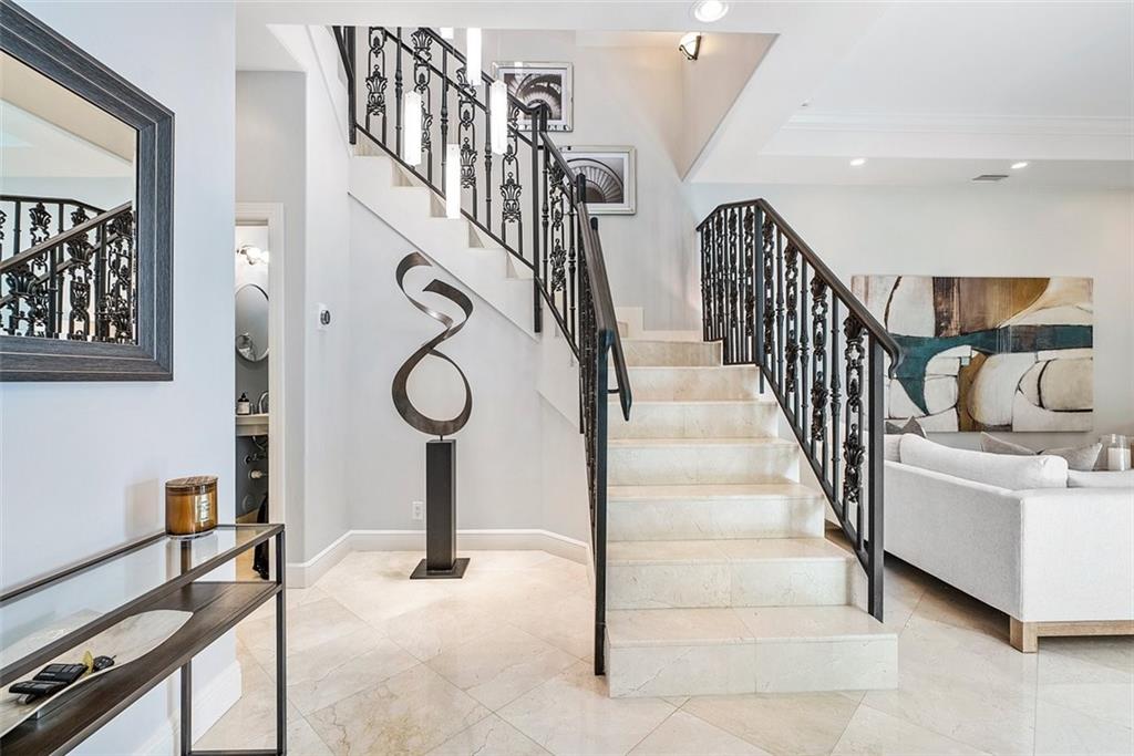 SEMINOLE LAKE TOWNHOMES - Residential