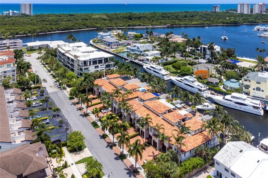 SEMINOLE LAKE TOWNHOMES - Residential