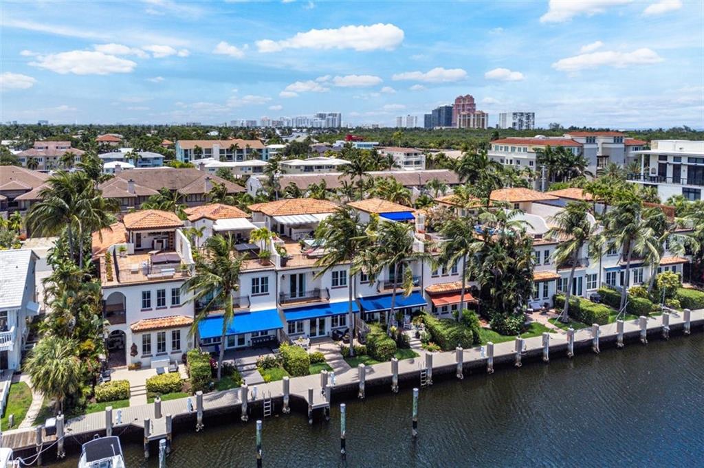 SEMINOLE LAKE TOWNHOMES - Residential