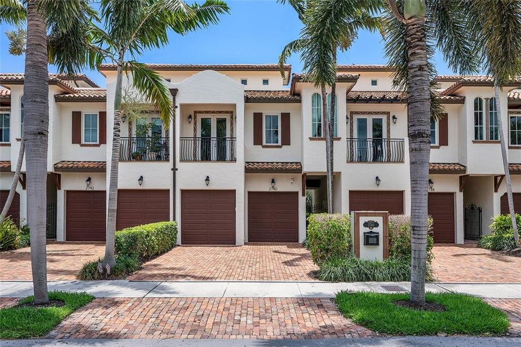 SEMINOLE LAKE TOWNHOMES - Residential