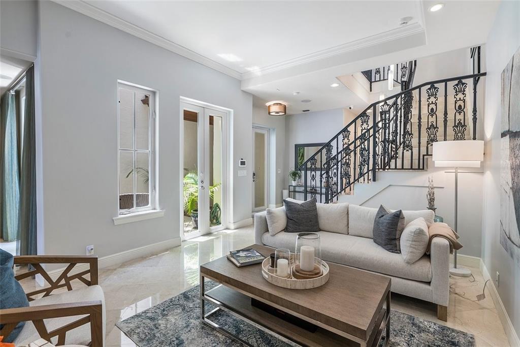 SEMINOLE LAKE TOWNHOMES - Residential