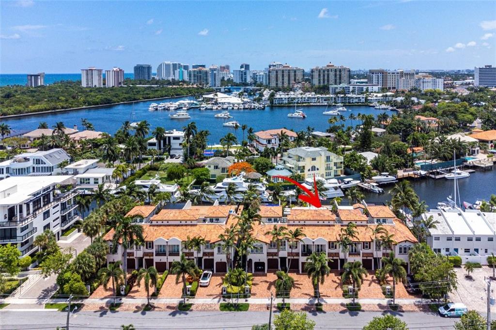 SEMINOLE LAKE TOWNHOMES - Residential