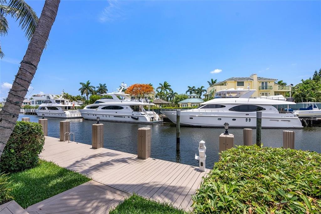 SEMINOLE LAKE TOWNHOMES - Residential