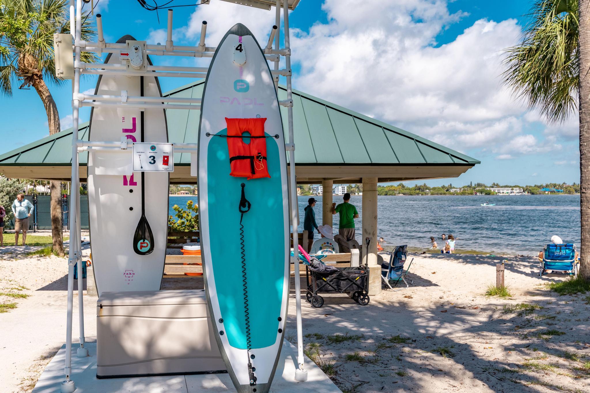 PALM BEACH LEISUREVILLE REPLAT - Residential
