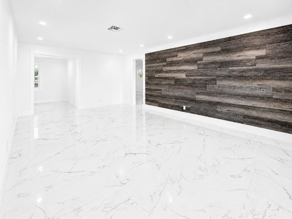 Photo of 1009 Leisure Lane, Boynton Beach, FL 33426 (MLS # B26029515)