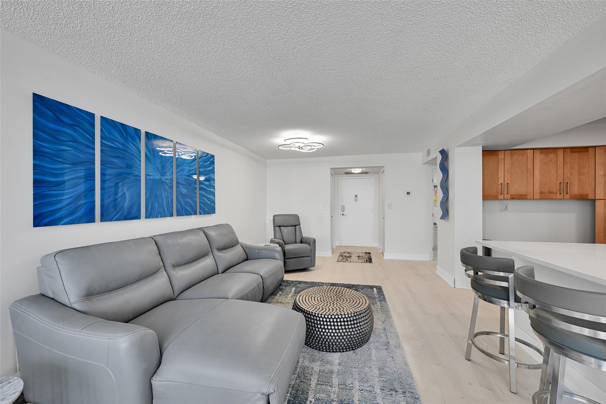 800 Parkview Dr 1001