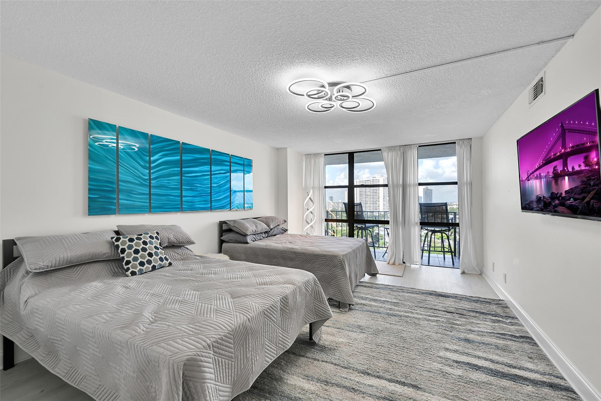 800 Parkview Dr 1001