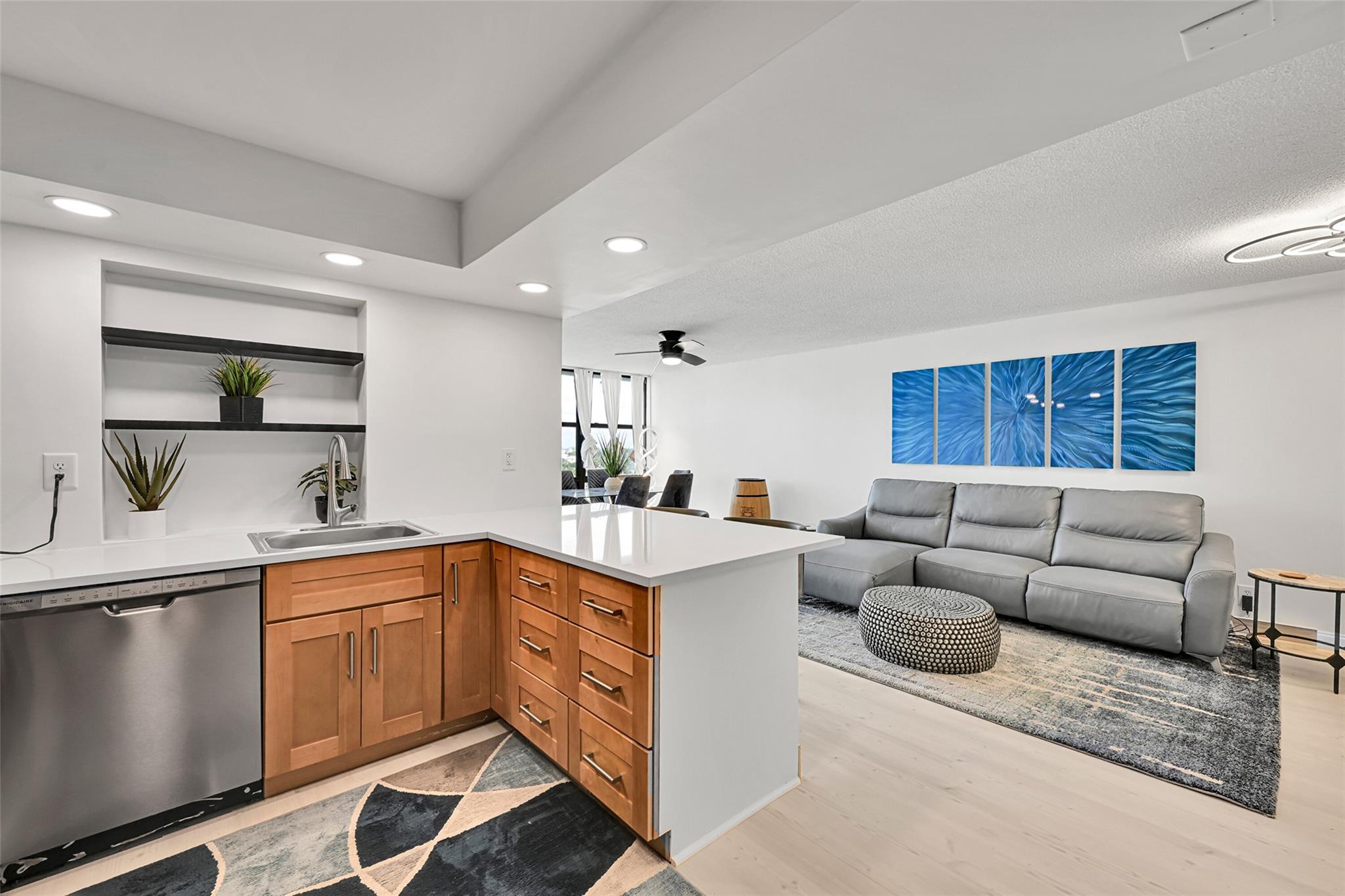 800 Parkview Dr 1001