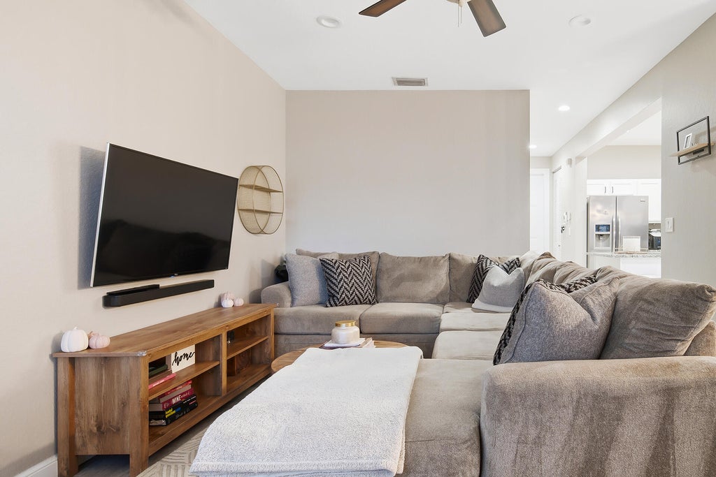Photo of 480 Amador Lane #4, West Palm Beach, FL 33401 (MLS # B26093354)