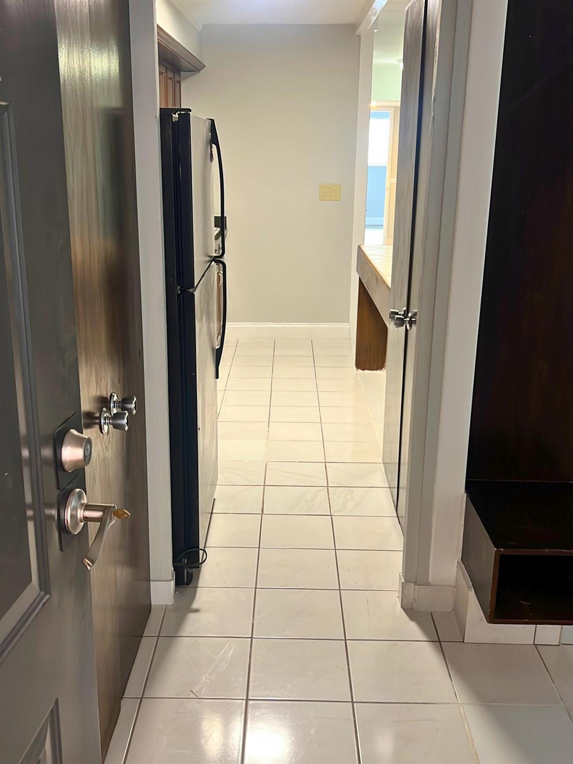 LAKEVIEW CONDOMINIUMS - Residential Lease