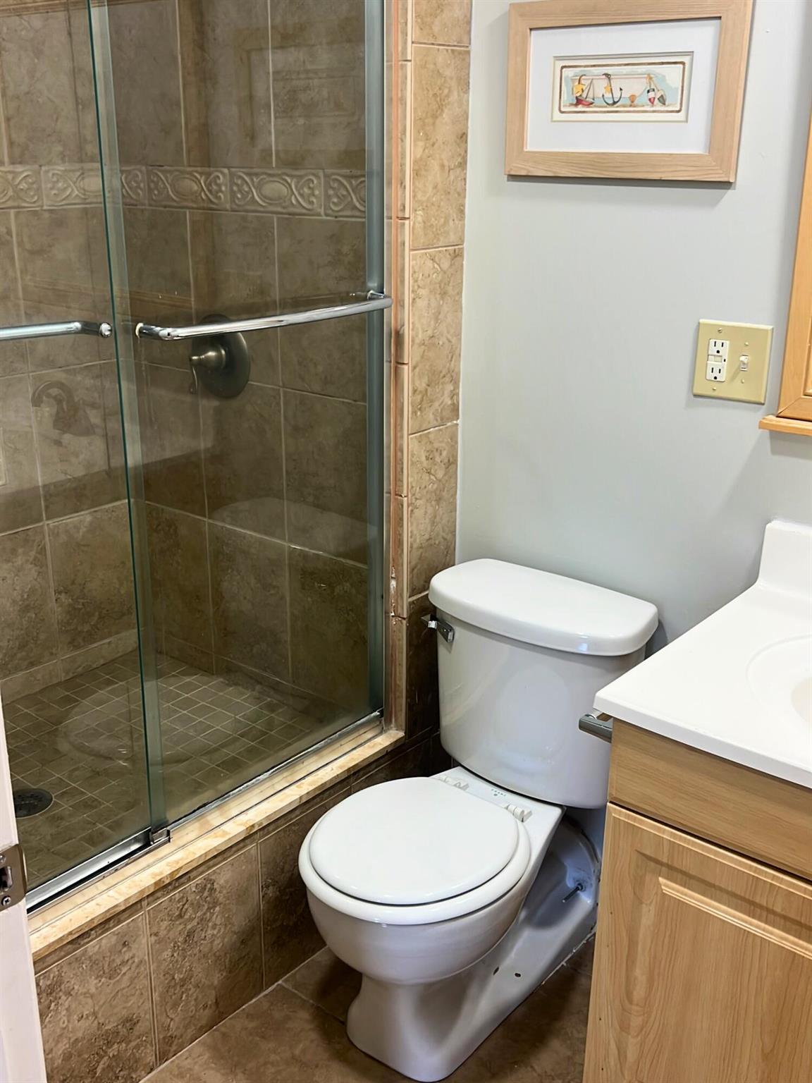 LAKEVIEW CONDOMINIUMS - Residential Lease