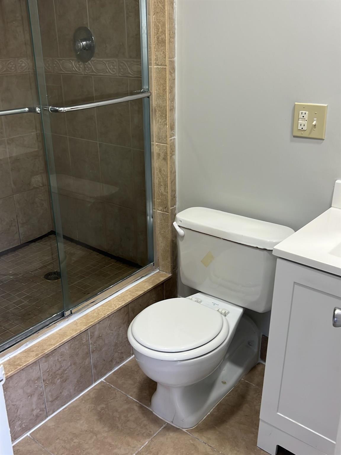 LAKEVIEW CONDOMINIUMS - Residential Lease