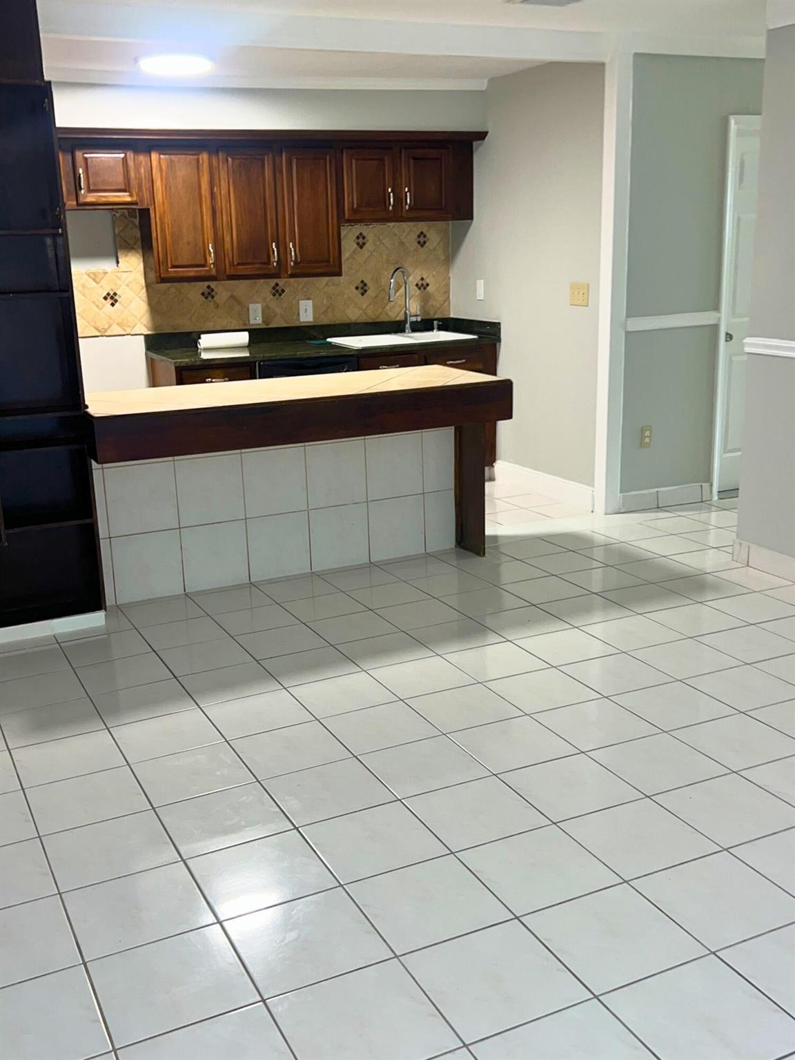 LAKEVIEW CONDOMINIUMS - Residential Lease