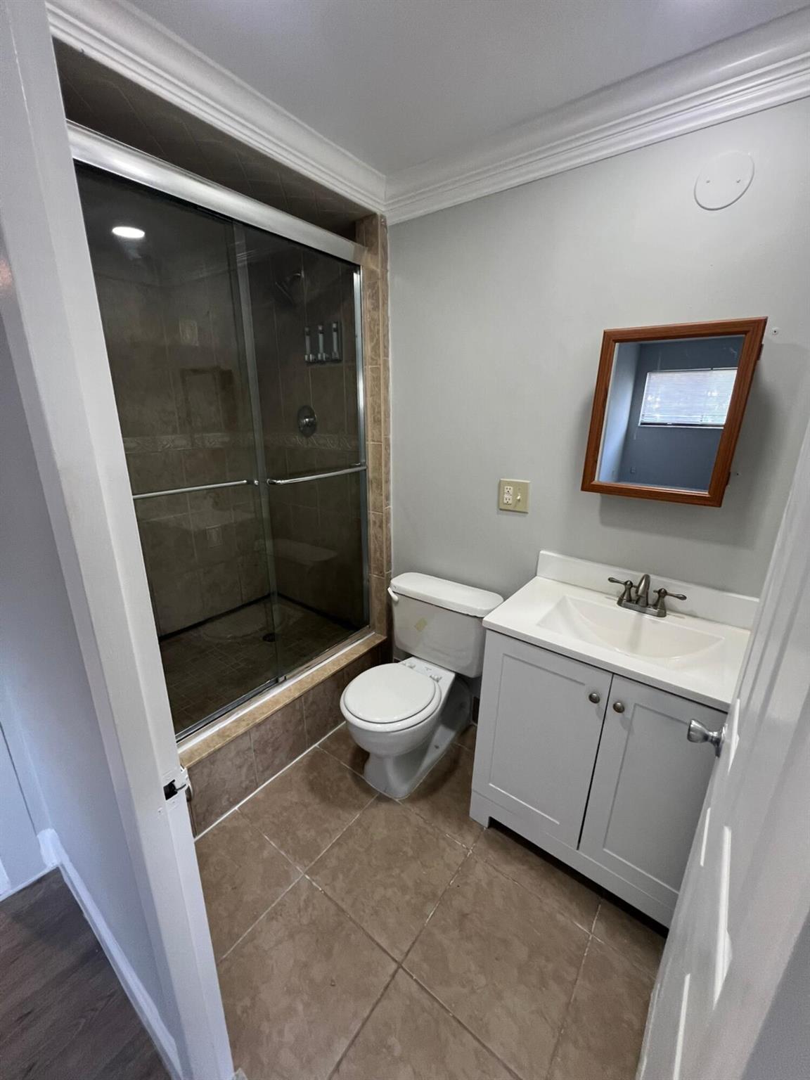 LAKEVIEW CONDOMINIUMS - Residential Lease