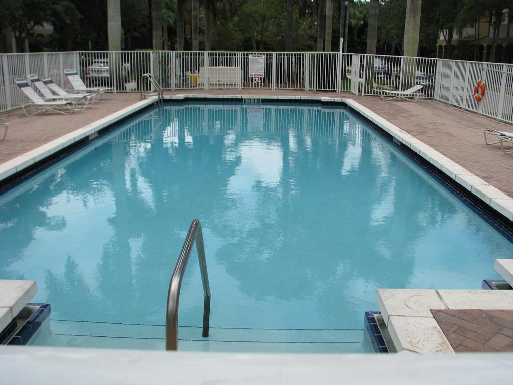 SANDPIPER COVE AT BOTANICA CONDO - Residential