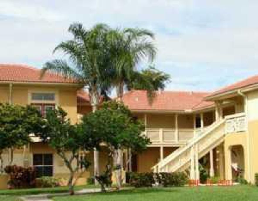 Great 1 bedroom, 1 bath first floor condo with screened and covered patio. Close to everything and just minutes to downtown. Gated community with all the amenities. Ready to move in. Association will require tenant to obtain renters insurance.