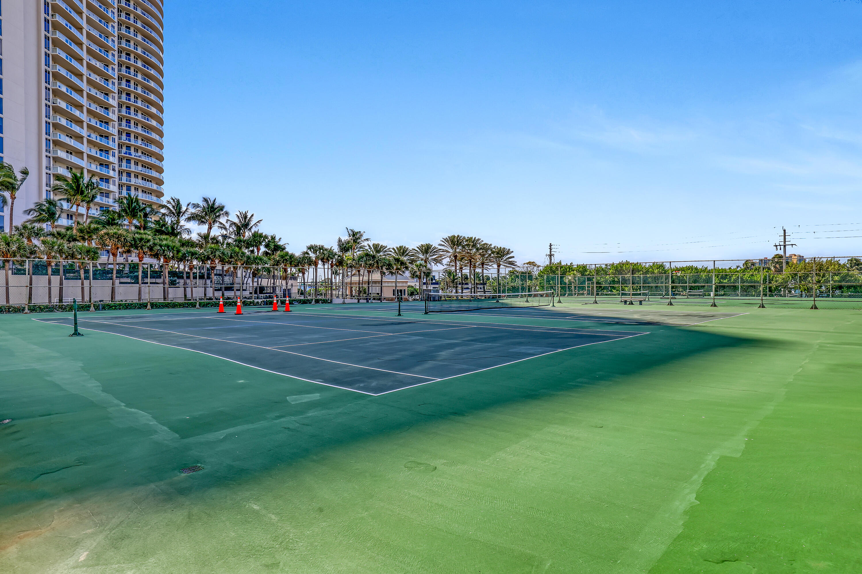 PHOENIX TOWERS - Residential