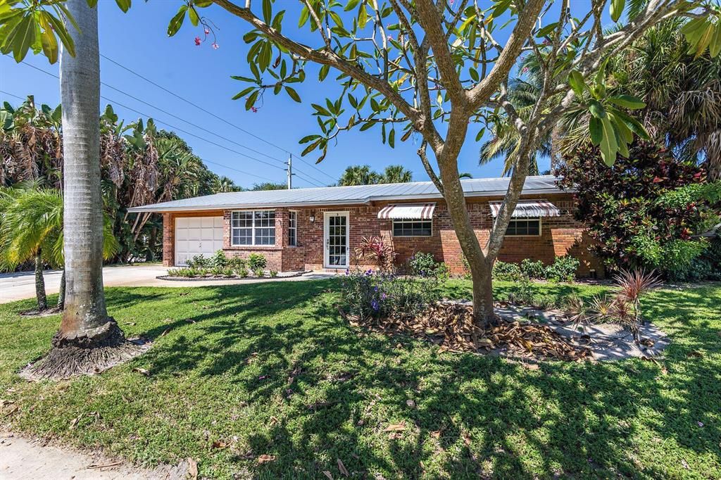 Photo of 3 Ridgewood Circle, Tequesta, FL 33469 (MLS # R10750783)