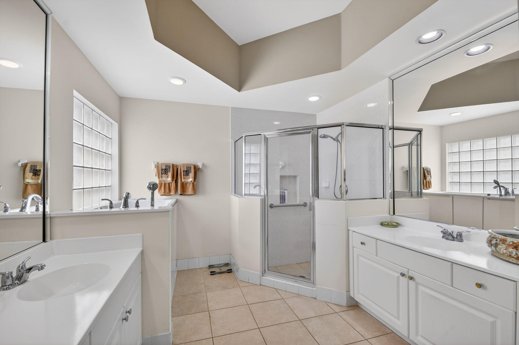 ABERDEEN 16 - Residential