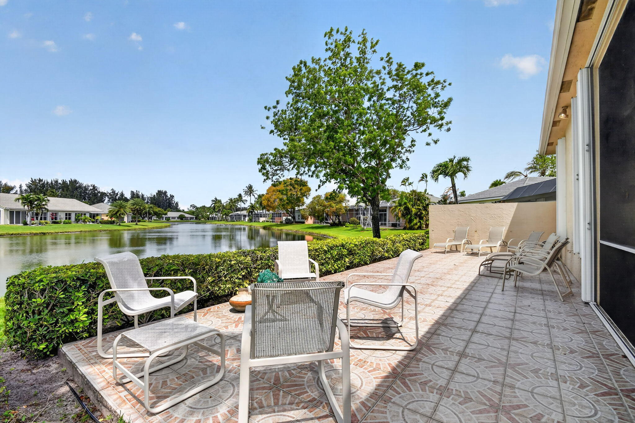 ABERDEEN 16 - Residential