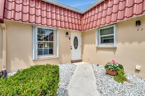 733 Nantucket Circle, Lake Worth, FL MLS: R11083688