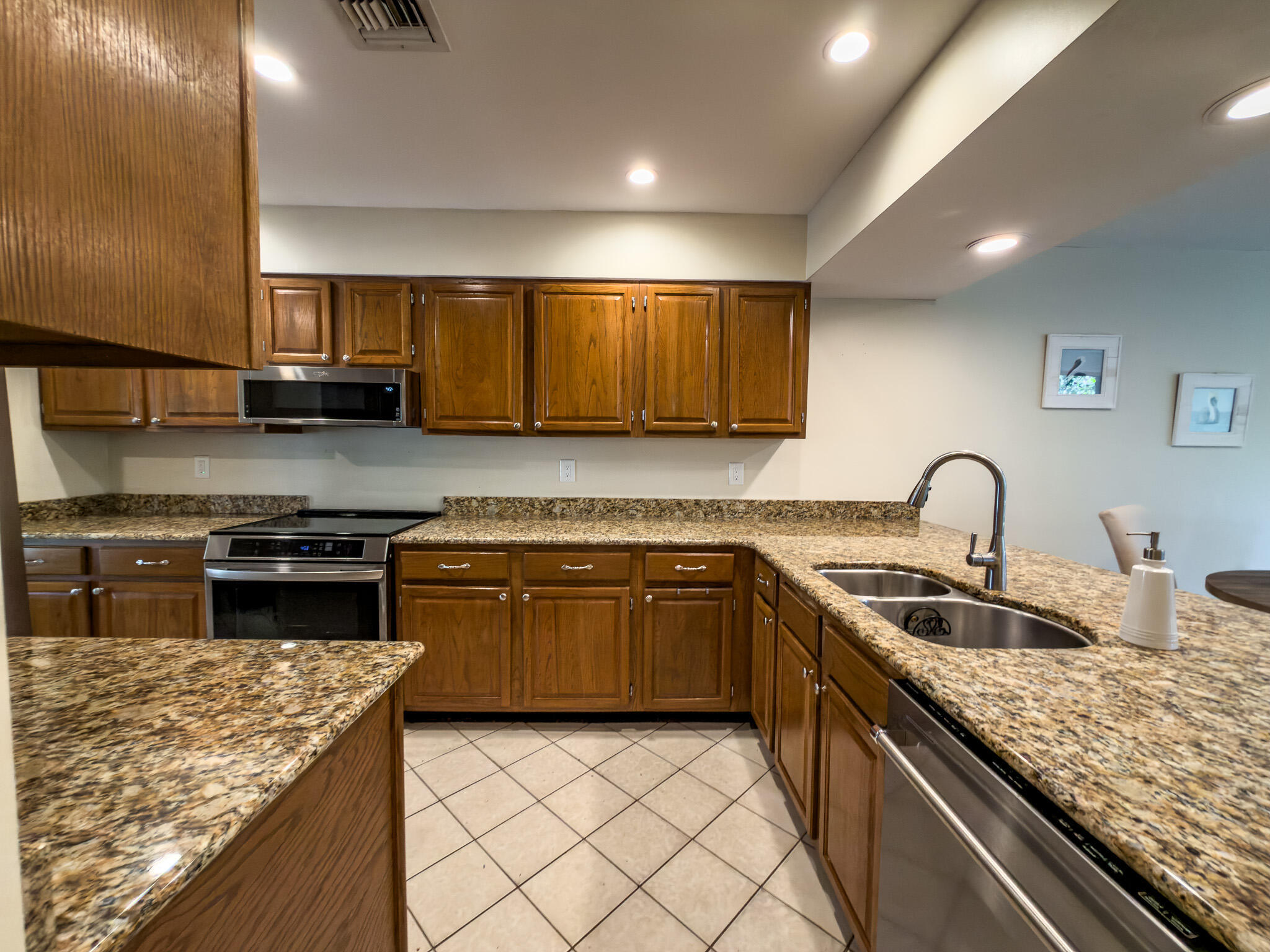 VILLAS DE SOL TOWNHOUSES - Residential