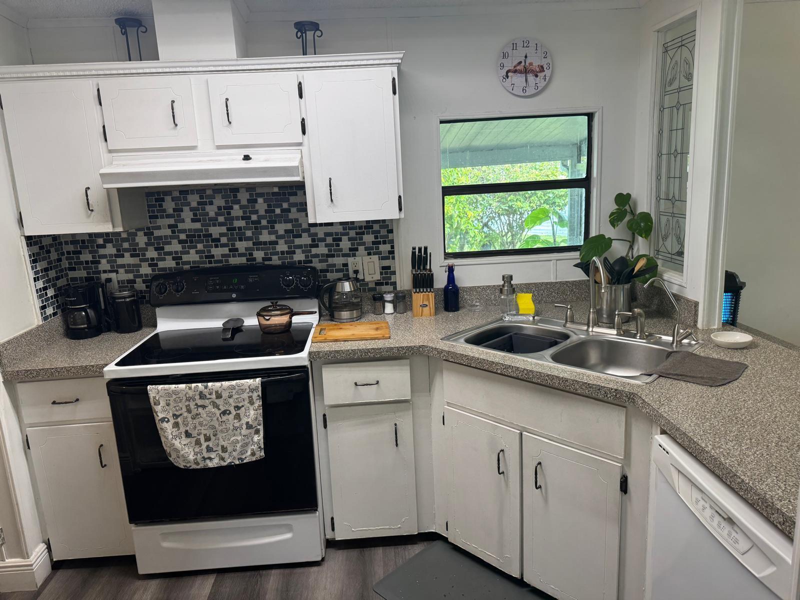 Palm Breezes Club - Residential