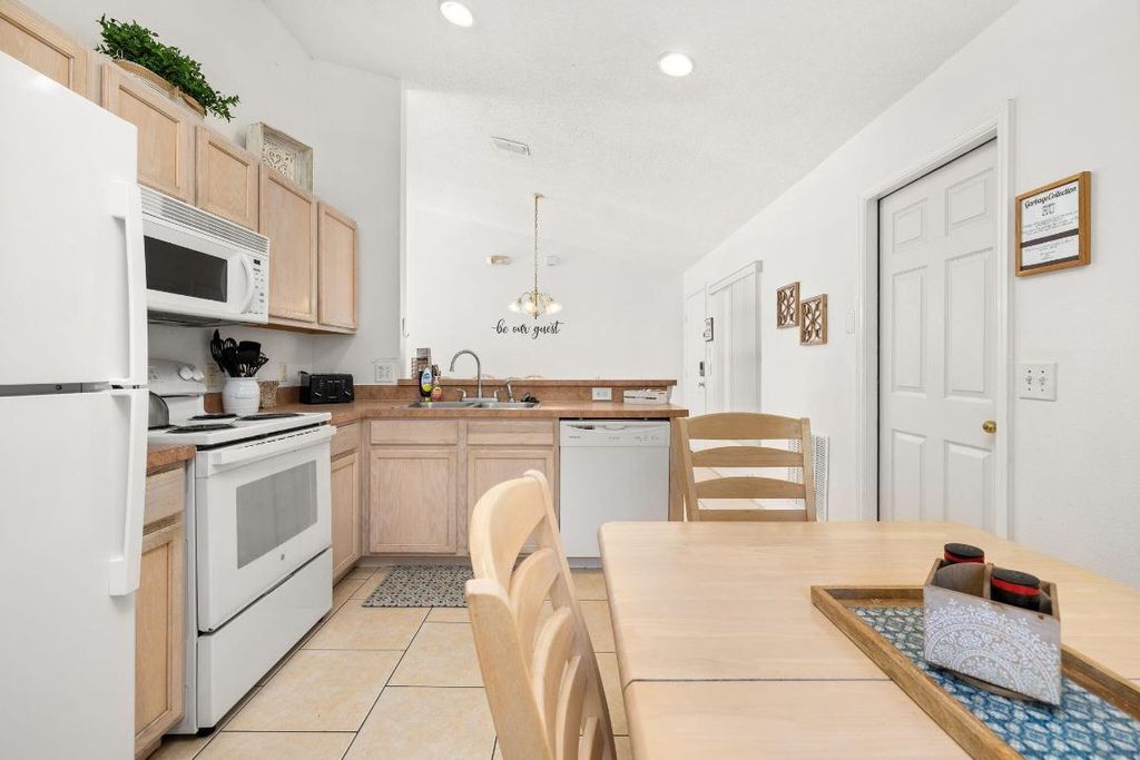 Photo of 128 Pine Cone Drive, Davenport, FL 33897 (MLS # R11158928)