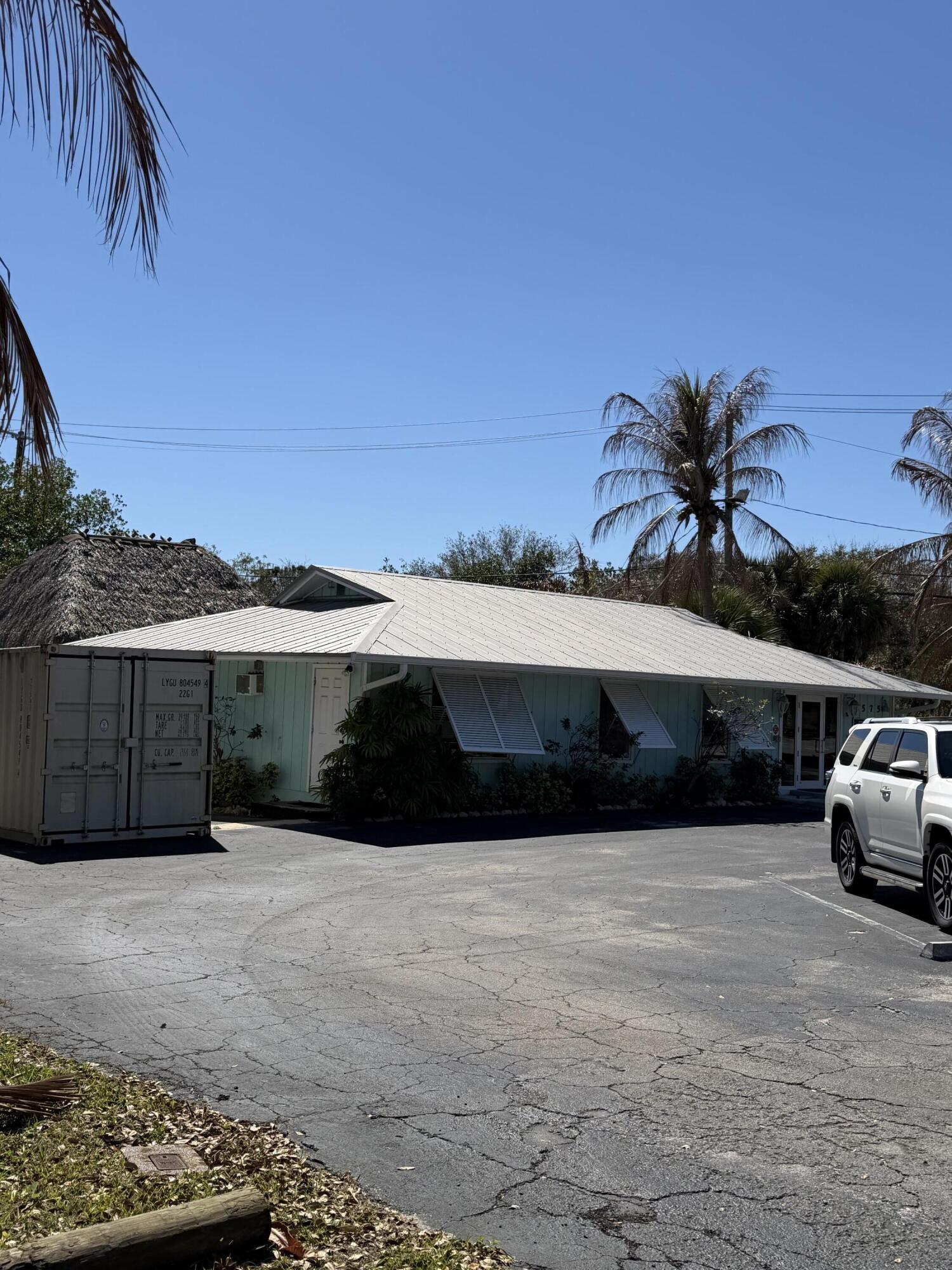 4575 SE Dixie Highway