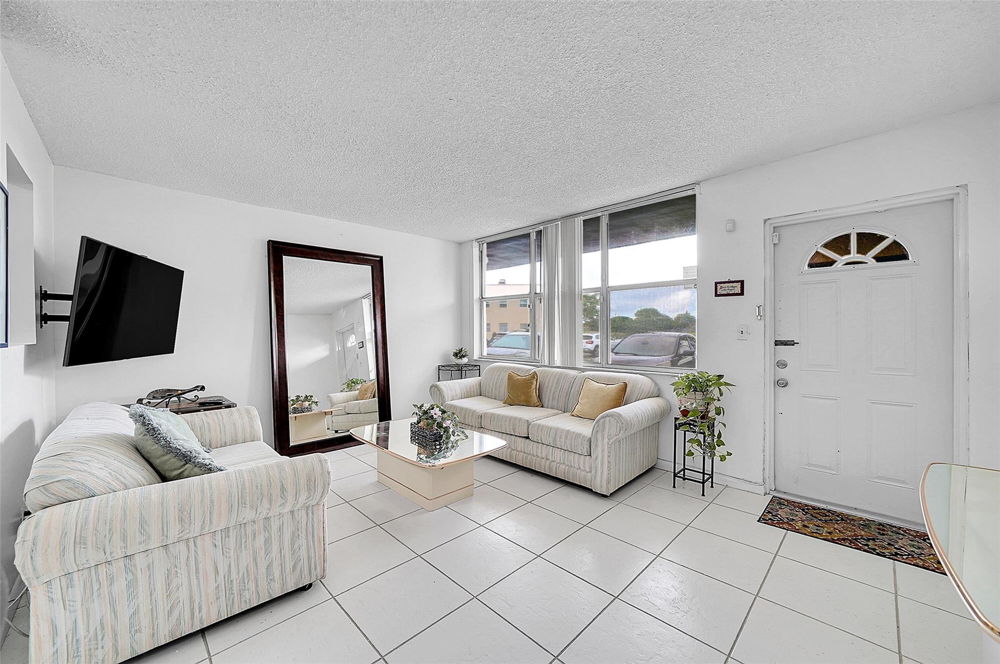9061 Sunrise Lakes Blvd 102