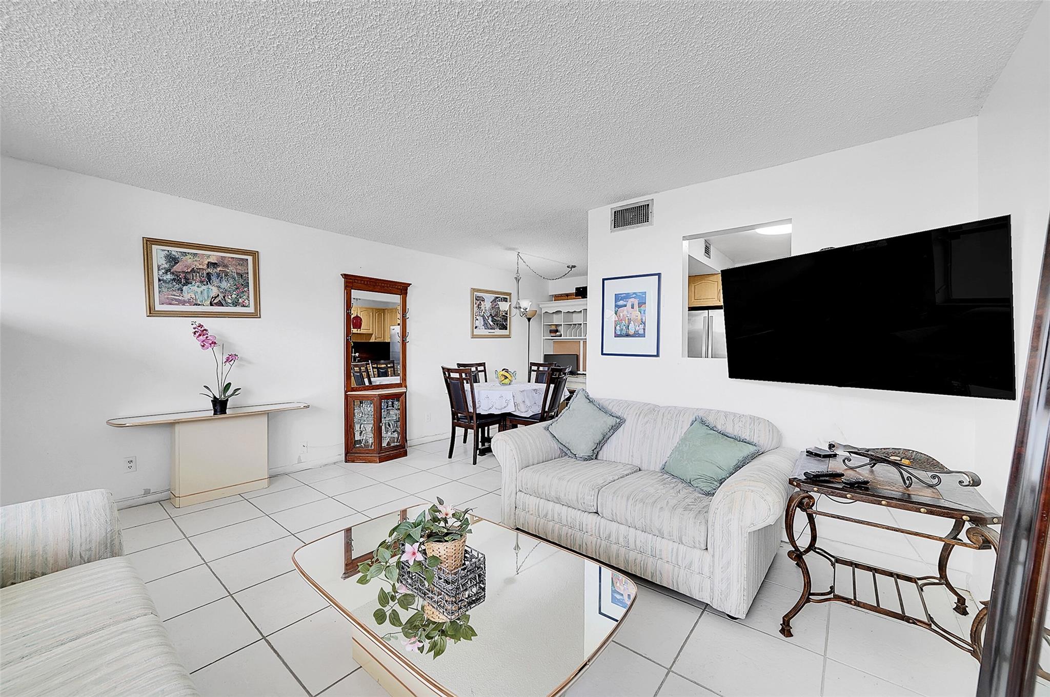9061 Sunrise Lakes Blvd 102